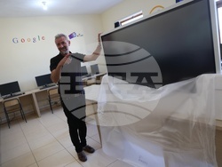 Албания - Село Големо Острени - дарения