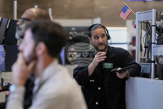 Индексите на Уолстрийт откриха търговията възходящо след данни за умерен ръст на потребителската инфлация в САЩ