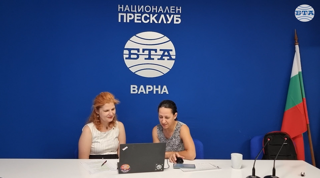 Галерията за графично изкуство във Варна притежава постери и фотографии на творби на Кристо и Жан-Клод