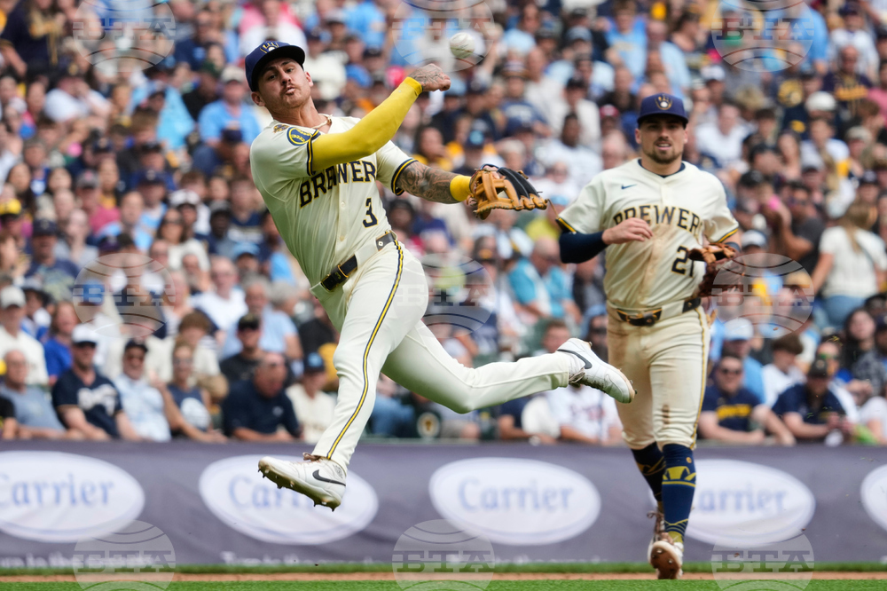 APTPOPIX Pirates Brewers Baseball