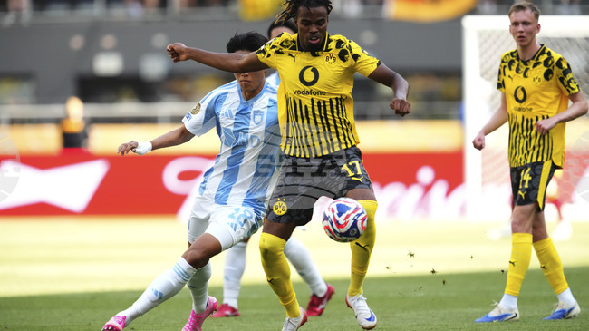 Полузащитникът Карни Чуквуемека е намекнал пред ръководството на Челси, че е разочарован