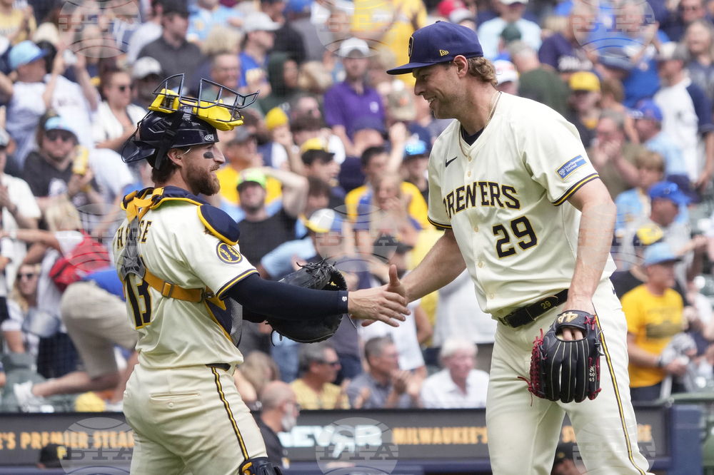 Pirates Brewers Baseball