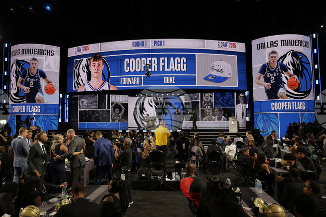 Далас Маверикс избра Купър Флаг под номер 1 в драфта на НБА