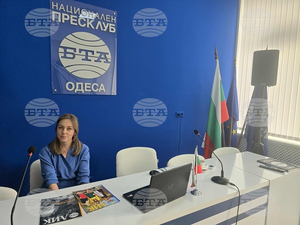 Монументалната грандиозност на проектите на Кристо и Жан-Клод възхищават, сподели художничка от български произход от Одеса