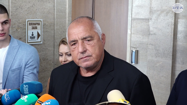 Не ме интересуват тези хора, аз ги научих още в „сглобката“ що за птици са, коментира случващото се в ПП Бойко Борисов