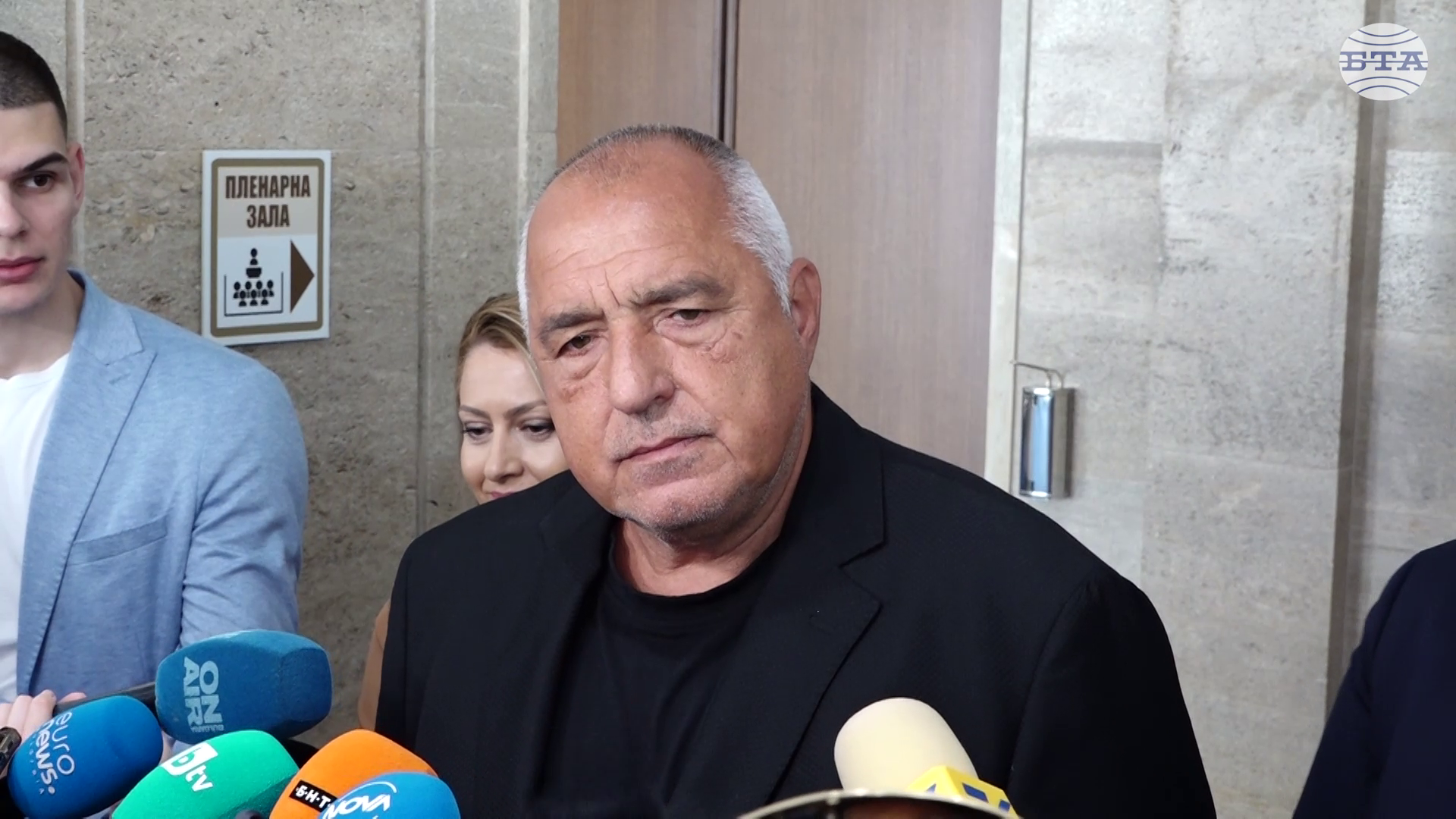 Не ме интересуват тези хора, аз ги научих още в „сглобката“ що за птици са, коментира случващото се в ПП Бойко Борисов