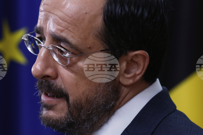 Кипърците очакват да видят настоящия президент и бившия главен одитор сред кандидатите за президентския пост