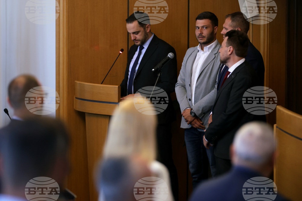 Новоизбраните кметове на столичните райони "Искър", "Слатина" и с. Мрамор положиха клетва в Столичния общински съвет