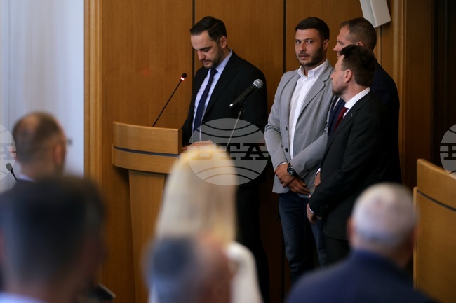 Новоизбраните кметове на столичните райони "Искър", "Слатина" и с. Мрамор положиха клетва в Столичния общински съвет