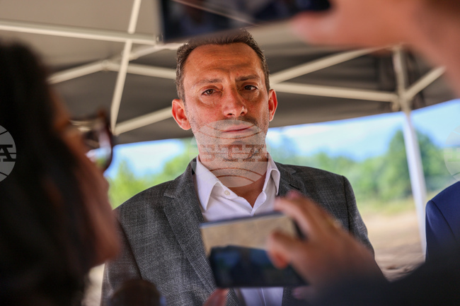  Олимпийският комитет е самостоятелно юридическо тяло и сам определя своето ръководство, каза министърът на младежта и спорта Иван Пешев