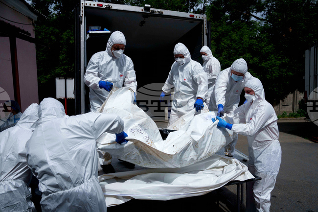 Украйна заяви, че е получила от Русия телата на хиляда свои войници