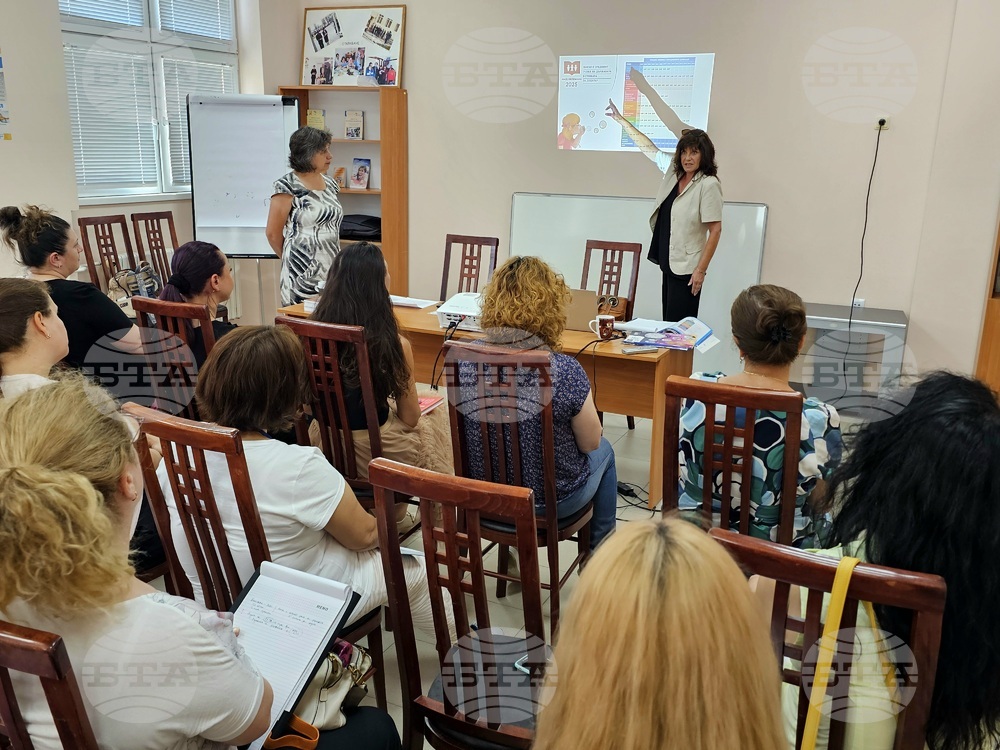 Семейна среда, а не резидентни услуги, е по-подходяща за здравите деца, лишени от родителски грижи, смята експерт от социалния сектор