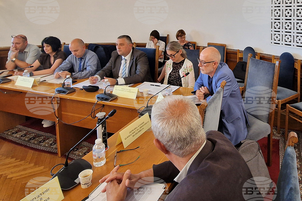 Най-много на брой претоварени камиони са преминали вчера през с. Труд, каза инж. Олег Асенов