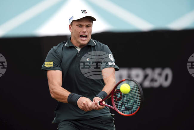 Дженсън Брууксби достигна финала на турнира по тенис в Ийстбърн като "щастлив губещ", съперник за титлата ще бъде Тейлър Фриц