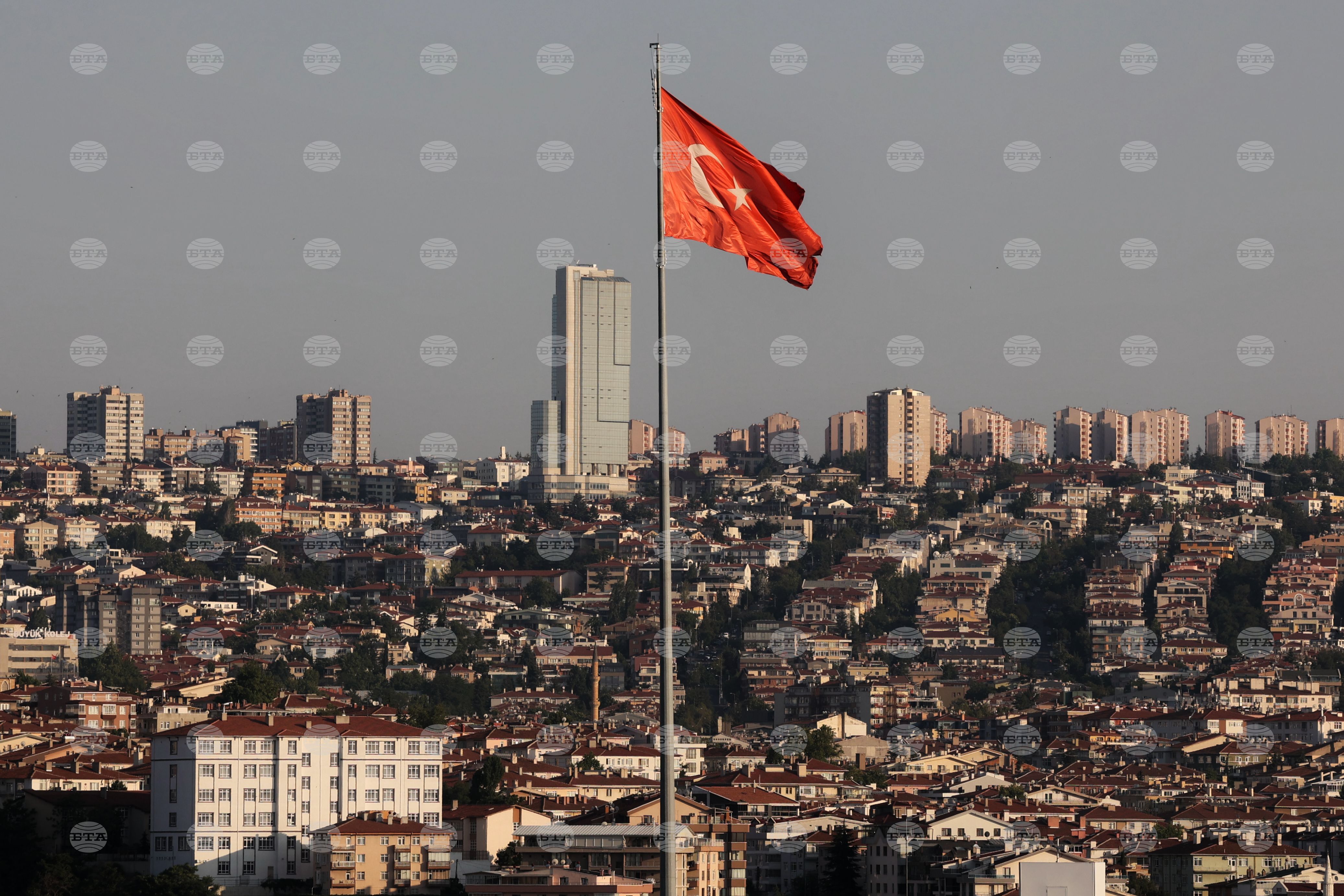 Над 150 строители са постъпили в болница със съмнения за хранително натравяне в турската столица Анкара