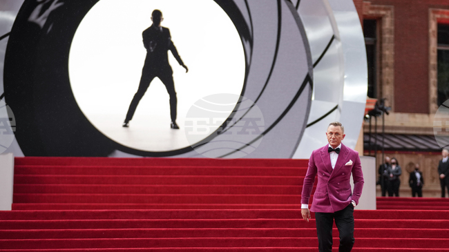 Федералният съд на Германия реши, че името Мис Мънипени от филмите за Джеймс Бонд не е защитена търговска марка