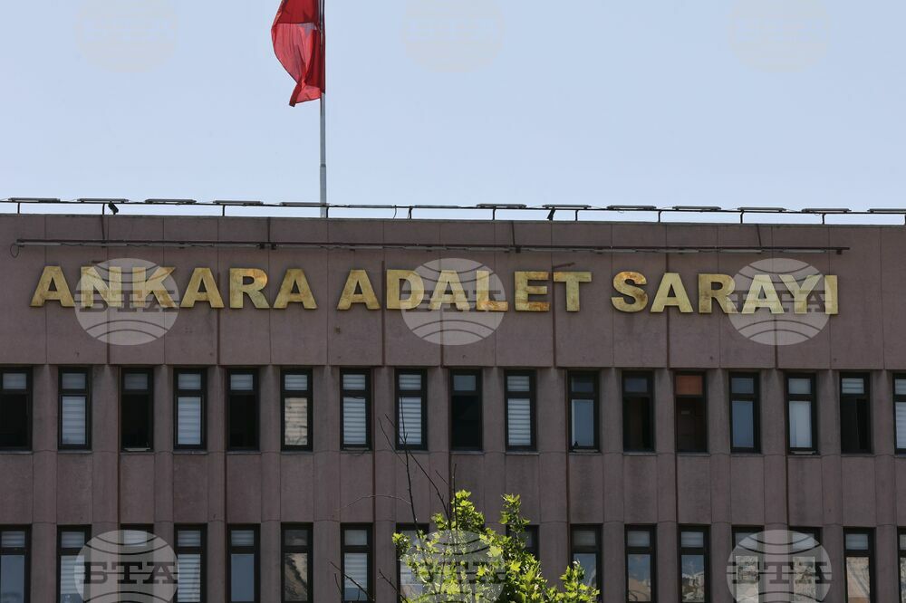 Адвокатът на изпратения в затвора кмет на Истанбул осъжда "измислените" обвинения