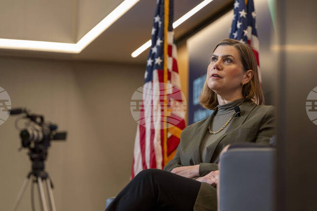 ФБР извика на разговор конгресмени демократи, призовали американските военнослужещи да не се подчиняват на "незаконни заповеди"