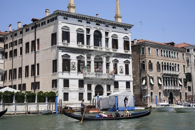 Осем ранени при сблъсък на плавателни съдове във Венеция