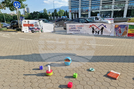 Движение „Родители за споделено детство“ - протест