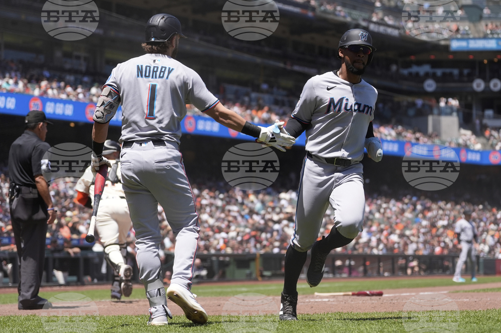 Marlins Giants Baseball