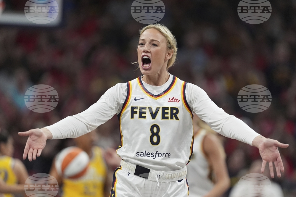 APTOPIX Sparks Fever Basketball