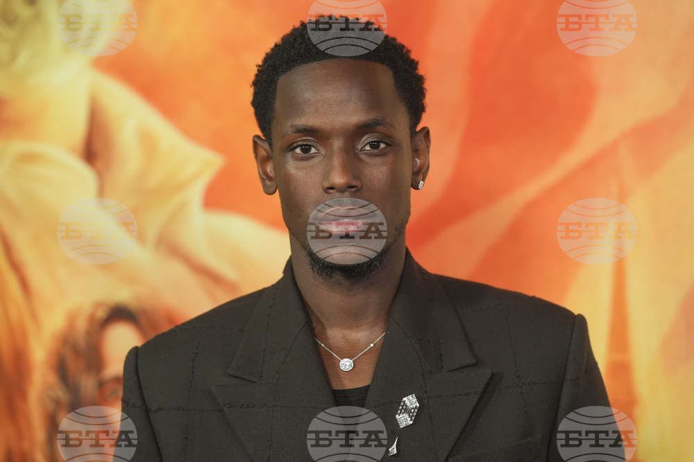 Британският актьор Майкъл Уорд е обвинен в изнасилване и сексуално посегателство