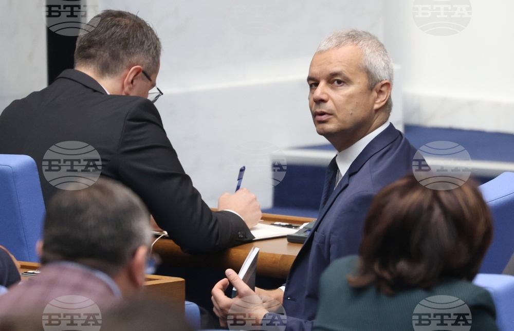 Декларация на Костадин Костадинов за сигнал срещу него за антиевропейското му говорене предизвика размяна на упреци между "Възраждане" и "ДПС-Ново начало"