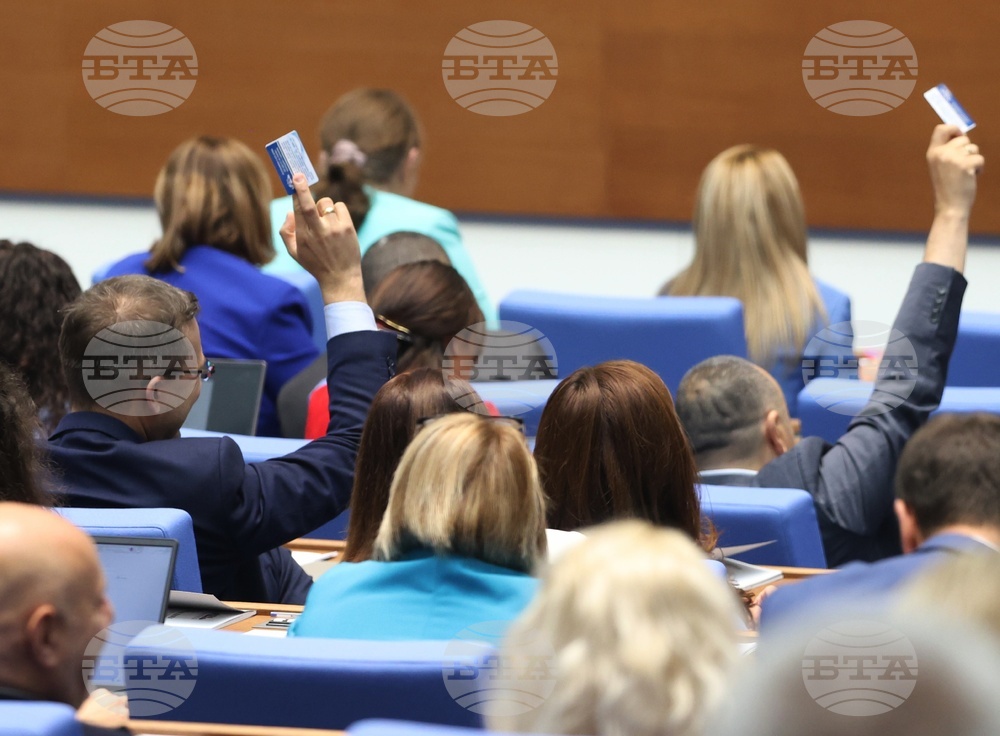 Трети вот на недоверие, оставката на Кирил Петков, промени в Кодекса за застраховането са в седмичната проектопрограма на парламента