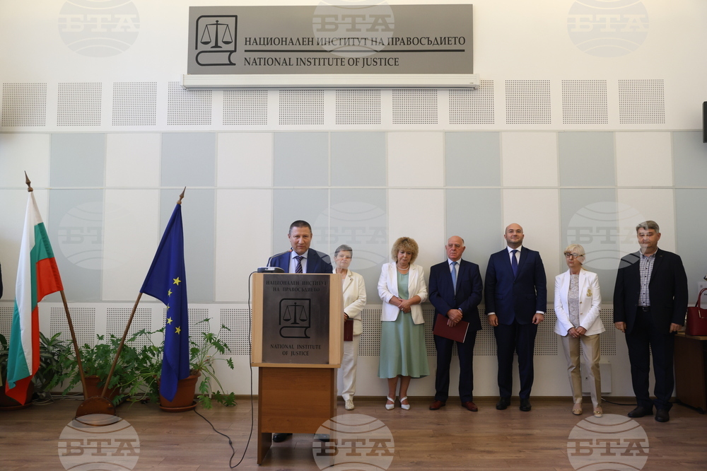 Национален институт на правосъдието - млади юристи - завършване на учебната година