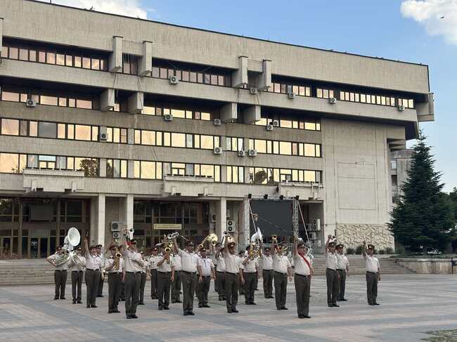 Община Русе: 61-ва Стрямска механизирана бригада – Карлово е големият победител в Прегледа на любителското художествено творчество