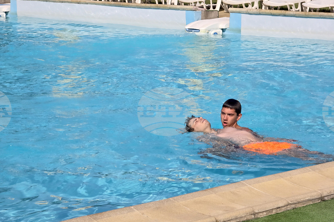 Заключителният изпит за водни спасители на плувни басейни се проведе във Видин