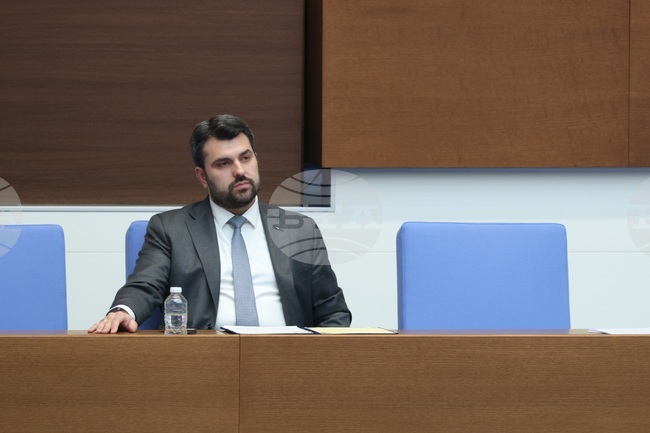 От декември 2024 г. се чака отговор от президента по седем предложения за назначаване и освобождаване на посланици и постоянни представители, каза министър Георг Георгиев