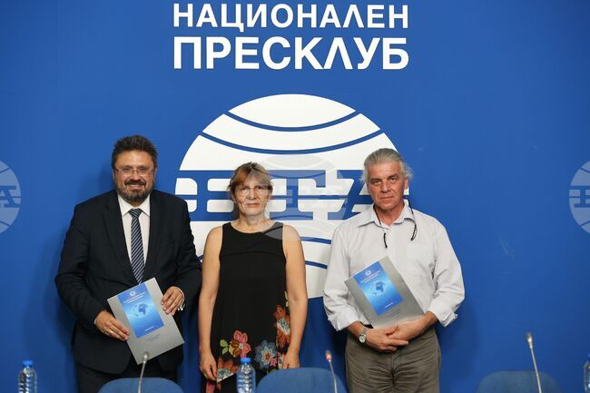 Национален пресклуб на БТА - договор - подписване