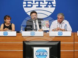 Национален пресклуб на БТА - договор - подписване