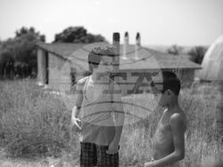 Кадър от филма „Нито крачка назад". Снимка – екип/Борис Славков