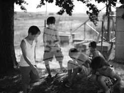 Кадър от филма „Нито крачка назад". Снимка – екип/Борис Славков