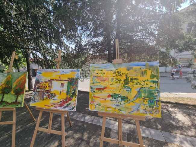 Художници от пет държави взеха участие в Международния арт пленер „Изкуството в Мъглиж“