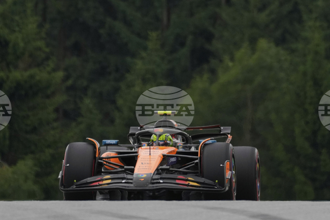 Ландо Норис поведе Макларън към двойна победа във втората свободна тренировка на Формула 1 в Шпийлберг