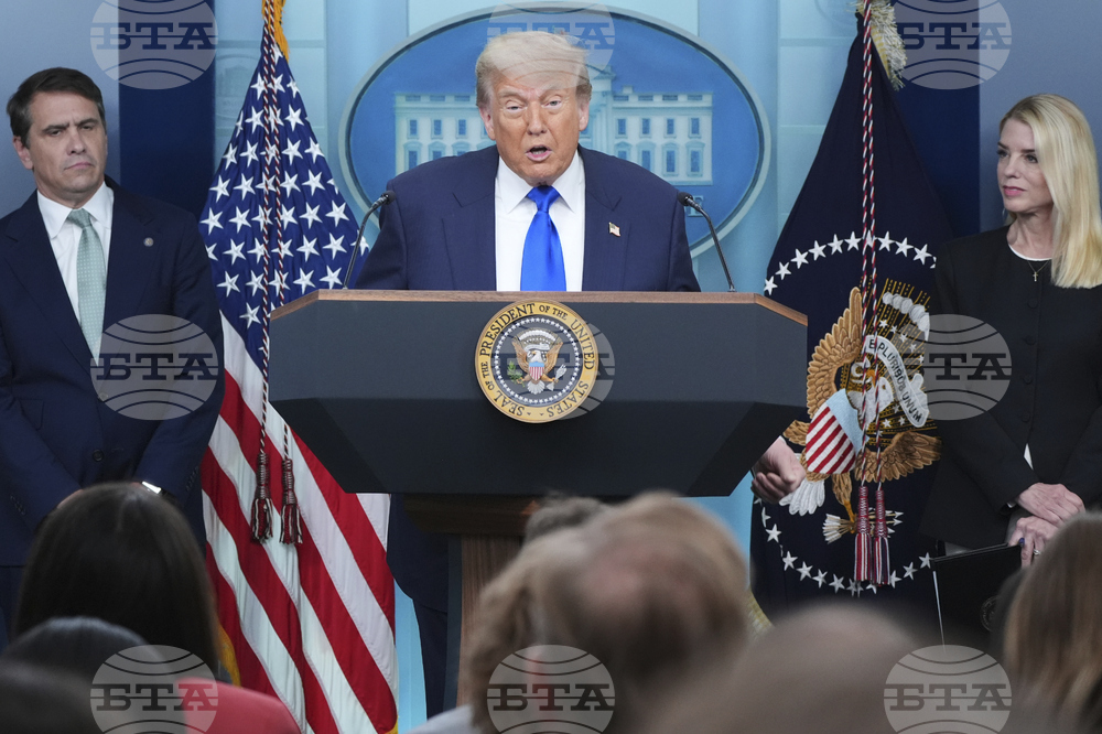 Тръмп обяви, че планира скоро да изпрати писмо, в което ще информира страните за митата, пред които са изправени