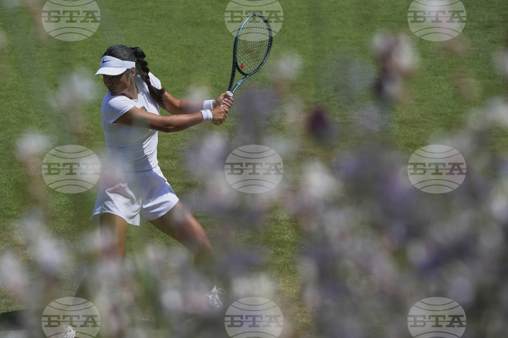 CORRECTION Britain Tennis Wimbledon