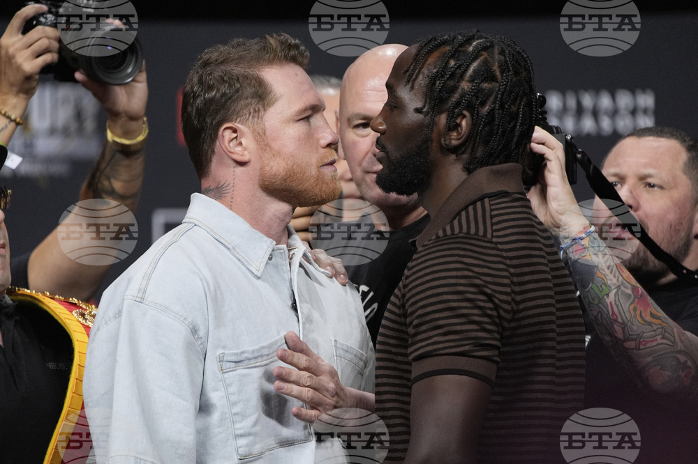 Alvarez Crawford Boxing