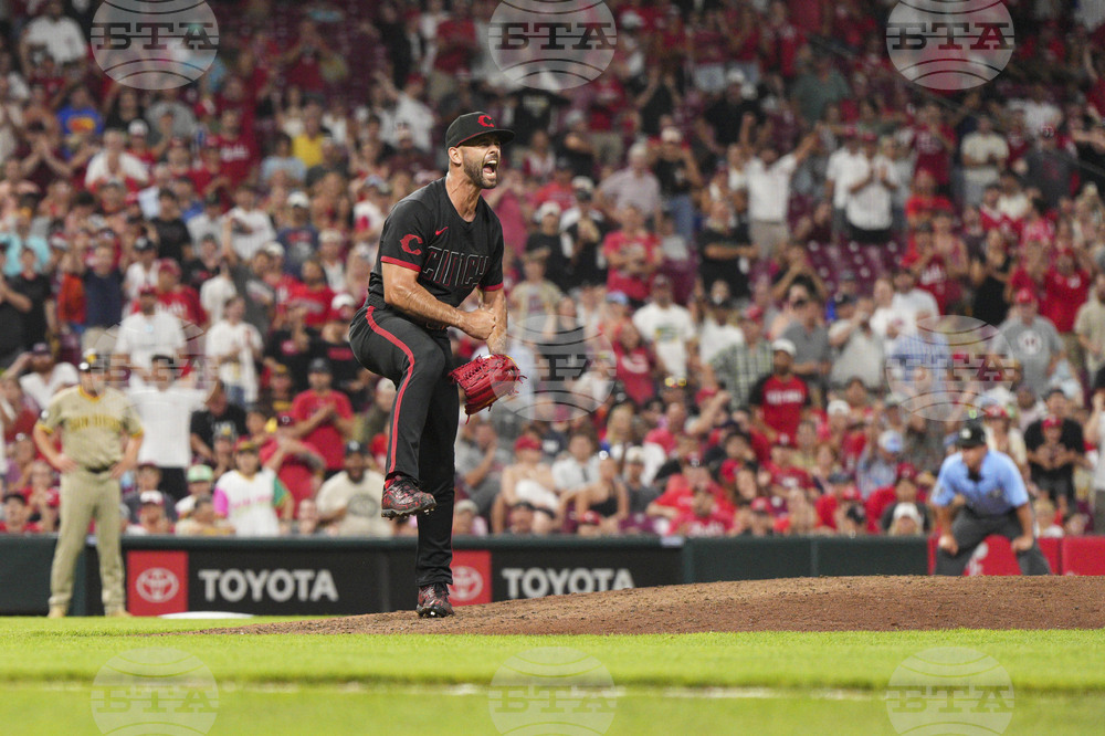 Padres Reds Baseball