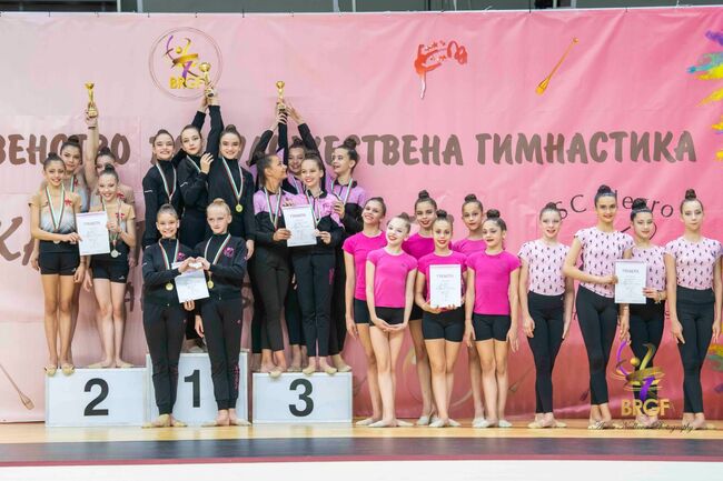 Гимнастичките на Нюанс НСА завоюваха две титли от Държавното първенство за ансамбли в Шумен