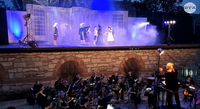 С операта на Моцарт „Сватбата на Фигаро“ започна десетото издание на Летен оперен сезон „Сцена на вековете“ във Велико Търново