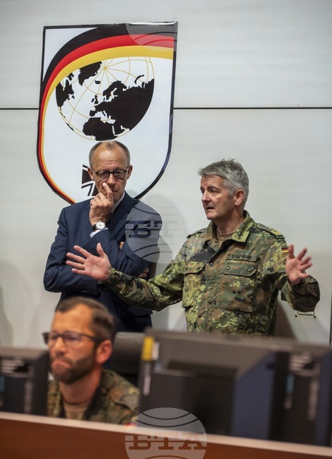 Германското правителство е под натиск да разясни правилото на военните за пътуванията в чужбина