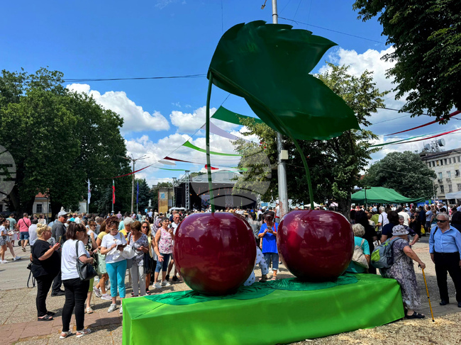  Кюстендил - „Празник на черешата“