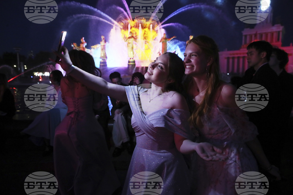Russia School Graduates