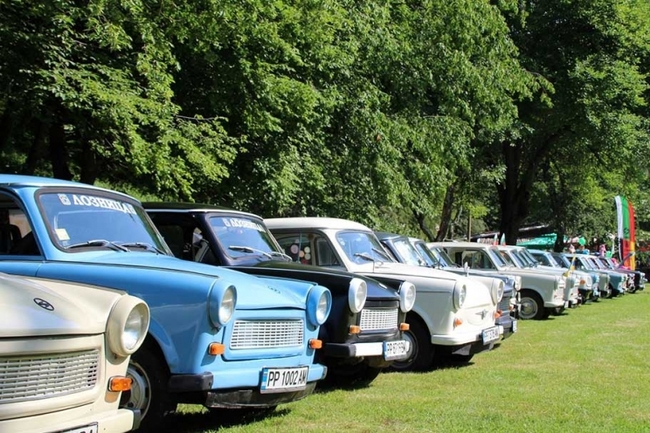 Тетевенското курортно село Рибарица ще е домакин на тринадесетото издание на „Трабант фест"