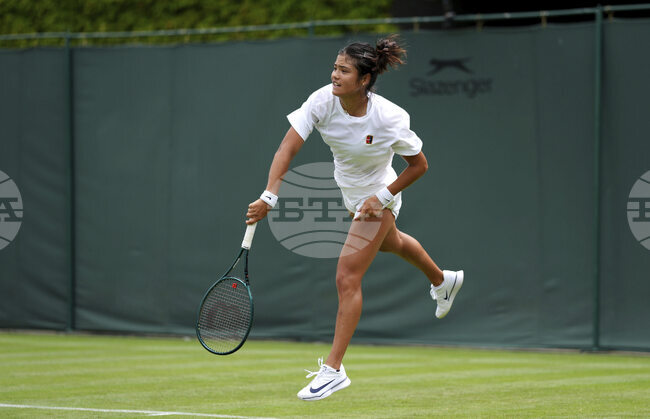 Британската тенисистка Ема Ръдукану опроверга слуховете, че има връзка с шампиона от Откритото първенство на Франция Карлос Алкарас